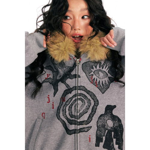 药九玖柒 貂毛领“野火图腾”连帽短款拉链帽衫卫衣/1997邮政局