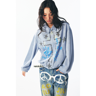 药九玖柒“鲜花十字架”翻领印花麂皮绒夹克男女同款/1997邮政局