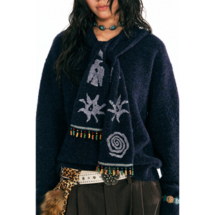 药九玖柒 1997邮政局 民族风挂坠套头针织挂脖宽松毛衣