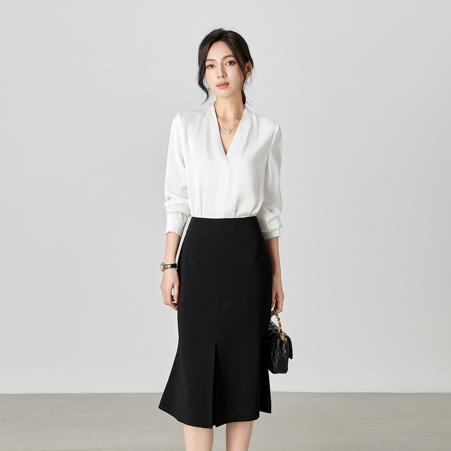 春夏秋新V领白色套头修身衬衫衬衣OL风格通勤风黑色半身裙套装女