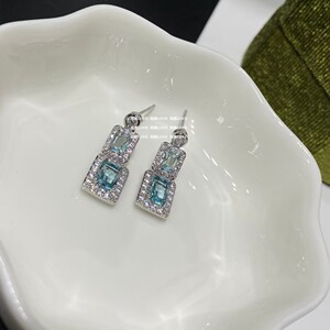 气质百搭简约小巧法式甜美淡蓝色方块镶钻耳钉耳环耳饰女