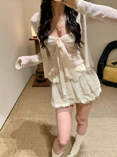 贝母光泽感开衫蕾丝短裤蝴蝶结抹胸