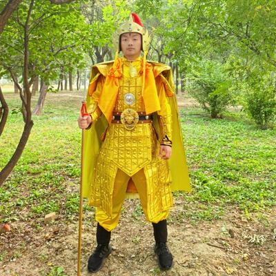 古装金色出租盔甲汉服