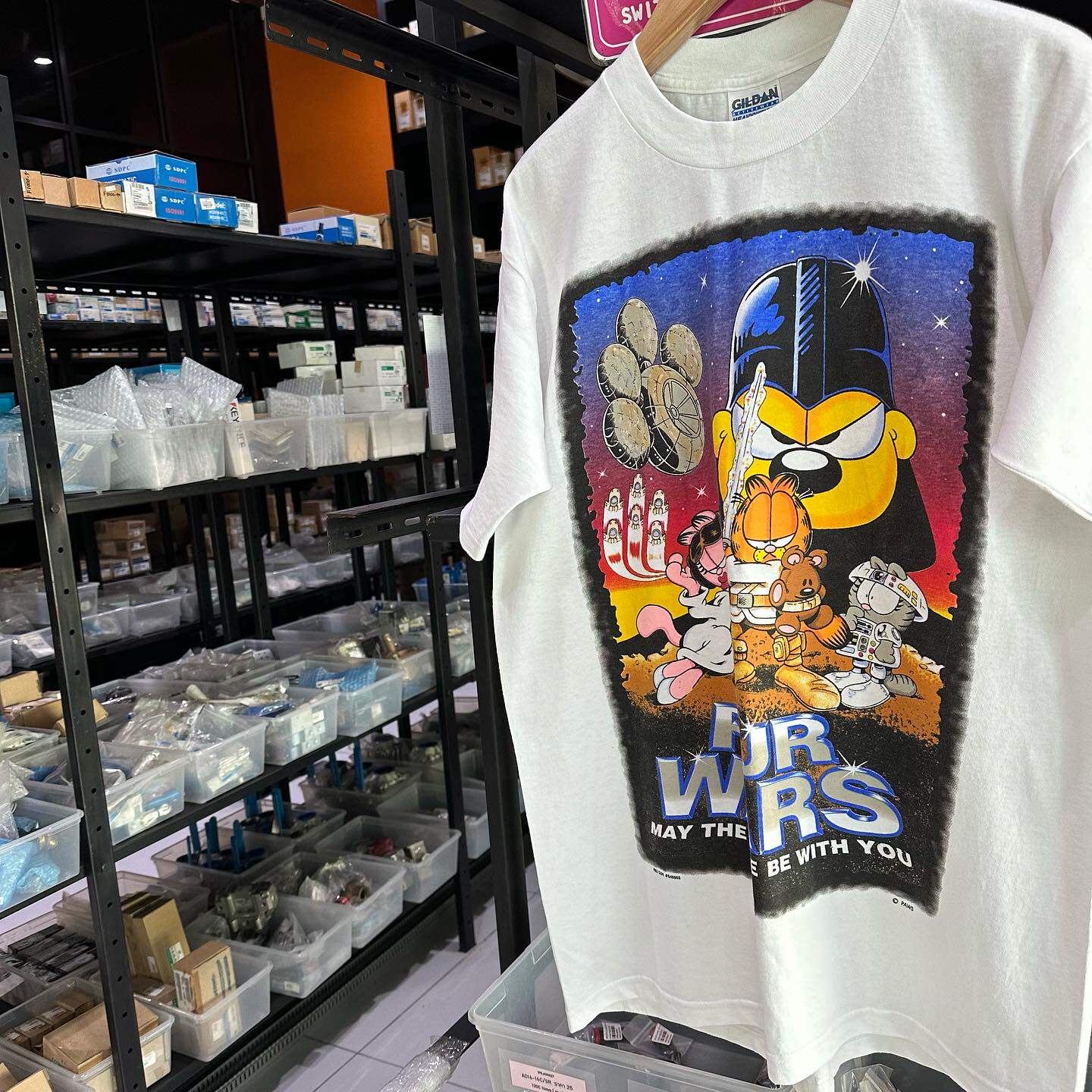AUTISMSS TREASURE HOUSE 가필드 포스터 가필드 포스터 티 레트로 틈새 반팔 티셔츠