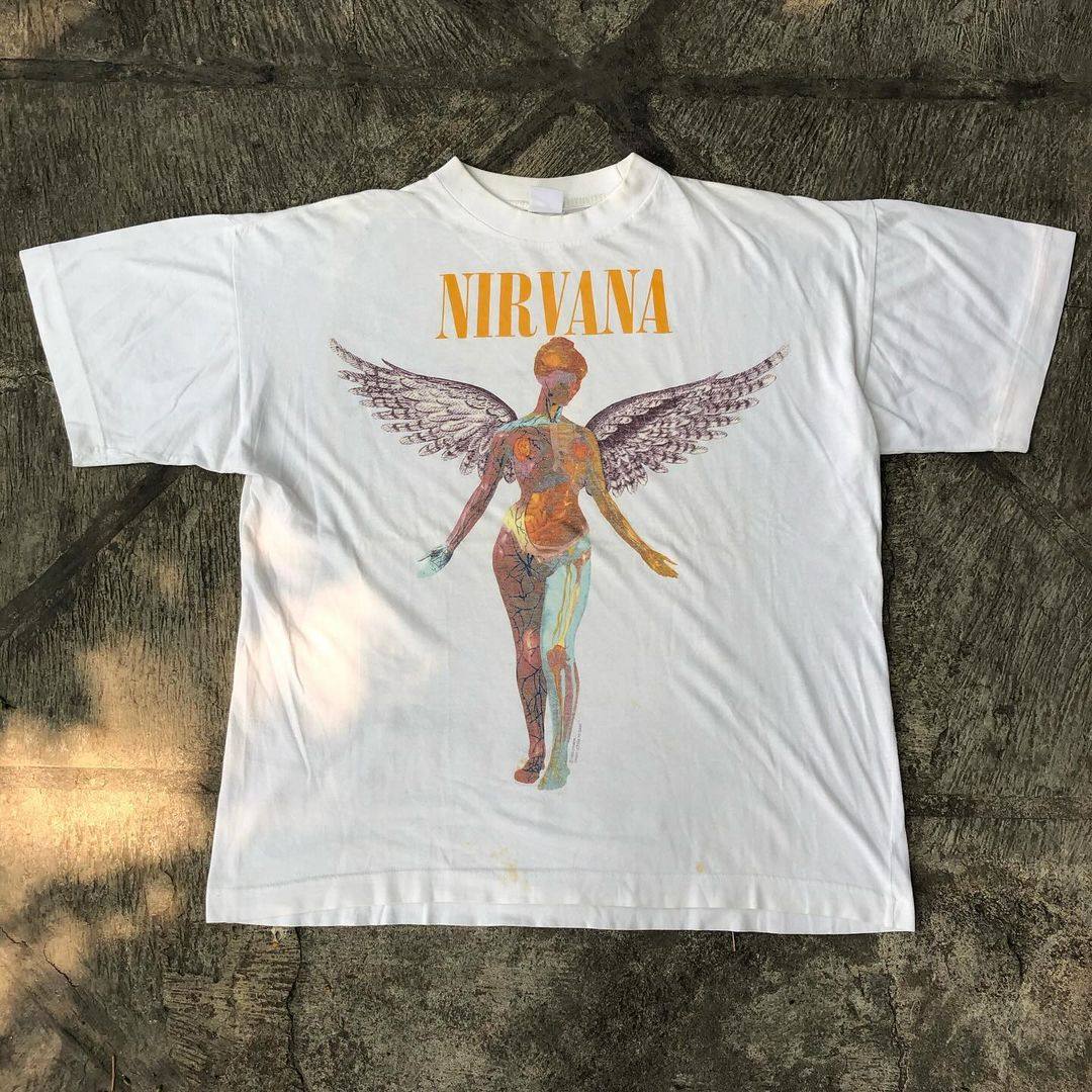 자폐증의 보물창고  작은 넥라인에 추천  너바나 밴드 윙스 트렌디 남성 및 여성 반팔 티셔츠