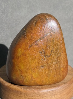 新疆的猫G112801 136.0克，收藏全通透高浓高艳红沁玩籽