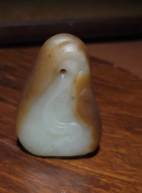 新疆的猫YQ101701 40.1克油糯古韵且末老料糖白风生水起挂件