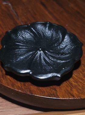 新疆的猫YQ103107 20.2克颜色清爽色泽靓丽的黑青玉莲花香插