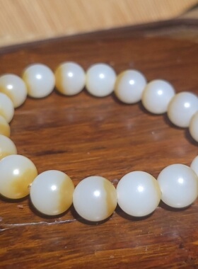 YQ032916  33.8克，11mm典藏款冒油且末糖白玉聚宝盆手串新疆的猫
