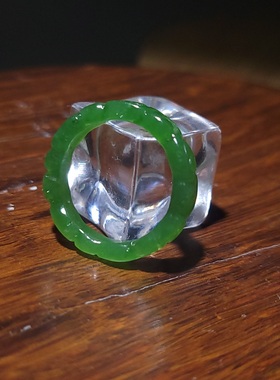 YQ011201新疆的猫2.4克内径18.5mm润泽无黑点纯美果绿色碧玉指环