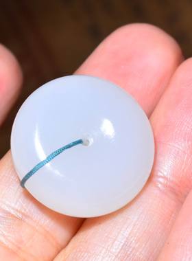 新疆的猫JJ102407  7.7克，白度浓郁脂粉高青海羊脂白玉平安扣