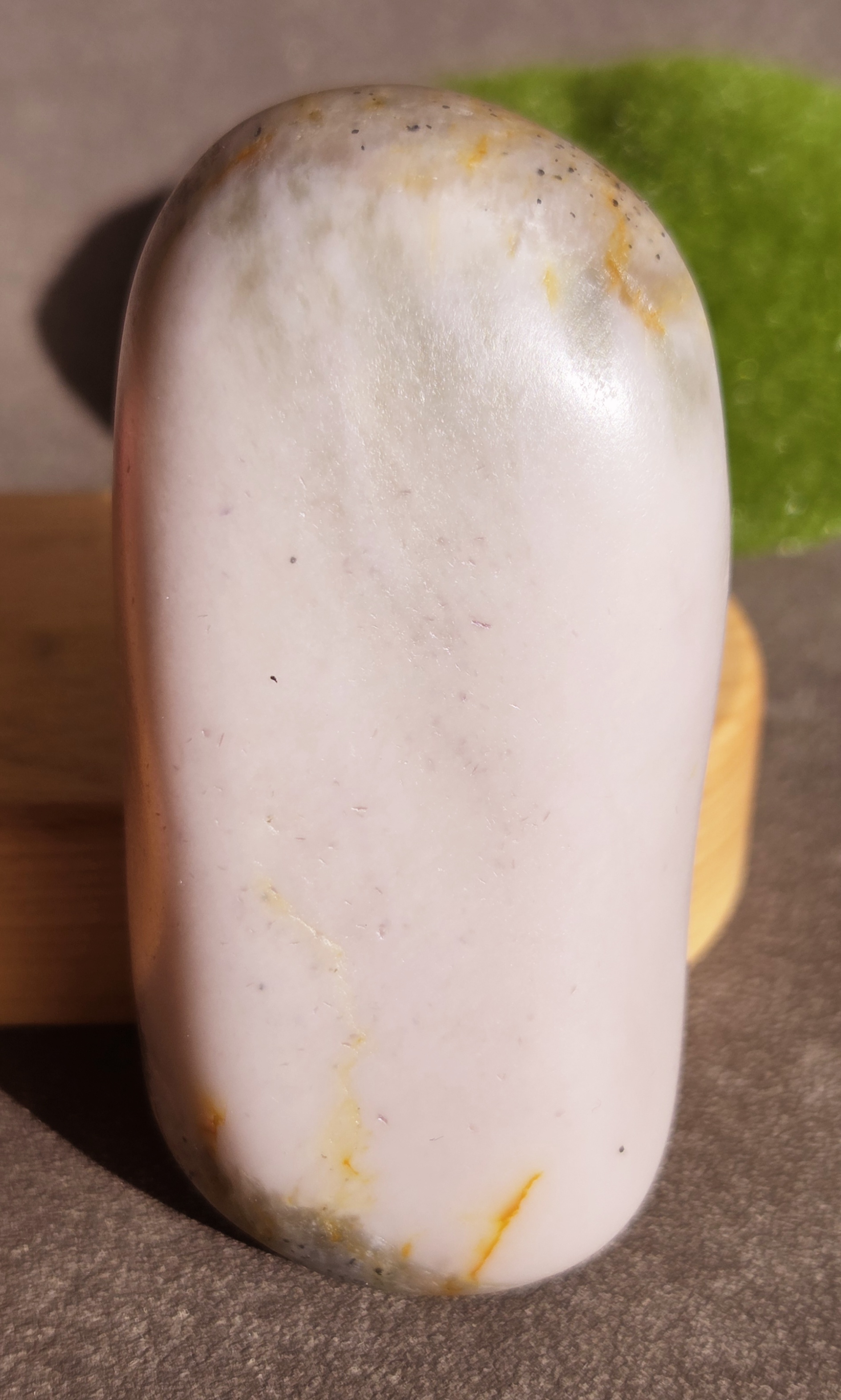 新疆的猫W121802 186.86克，靓粉聚糖挂红飘翠紫罗兰手把玩籽