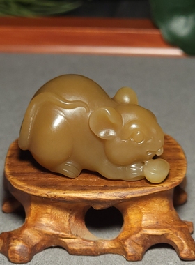 新疆的猫L121001 17.4克油质感极强糖色浓艳且末红糖玉小老鼠雕件