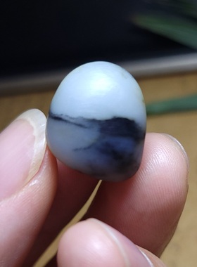 Z112002 7.6克，肉细极熟润黑白对比强烈留皮青花籽（三通或珠）