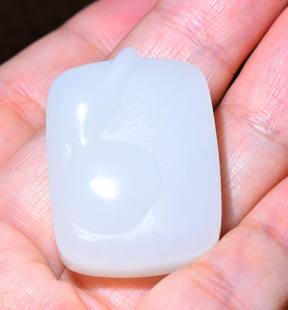 黑皮老俄料羊脂白玉平安无事牌 21.2克 新疆 猫JJ112719