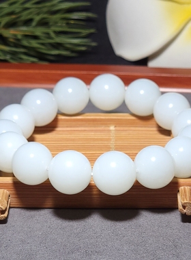 新疆的猫L101106 76.5克直径15mm脂粉浓郁俄料三高羊脂白圆珠手链