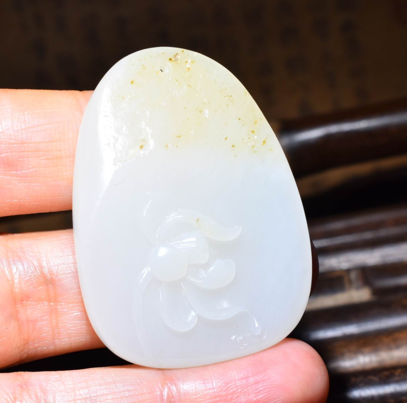 SBH366新疆的猫20.7克特细羊脂白玉籽料海派精工荷花牌和田玉