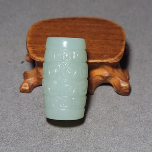 新疆的猫L110703 17.2克肉质细腻油份极高的且末青白玉勒子