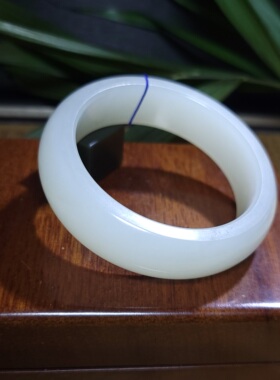 Z031004 新疆的猫60.1克R50老熟细腻高油份青海老料白玉宽幅手镯