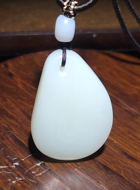 YQ101008  35.2克（含绳）且末米达料白玉风生水起挂坠 新疆的猫
