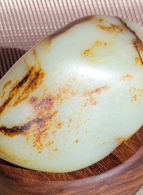 新疆的猫C120203 387克，油润厚重黑红皮，超细高青白疙瘩料