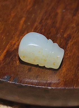 YQ112606 2.0克，14-9mm超值高油脂感特细润黄皮白玉籽料三通配饰