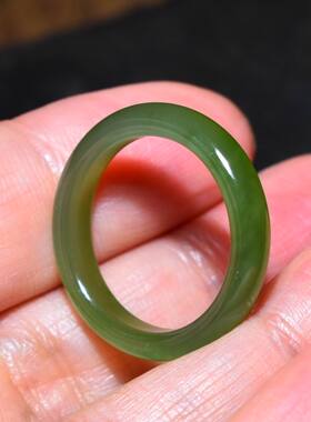 JJ011509新疆的猫2.2克内径18mm油糯细腻阳绿老料碧玉和田玉指环