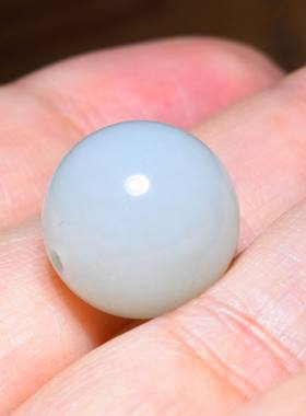 新疆的猫JJ010510 14mm4.2克特油润高青白玉籽料圆珠