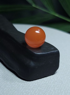 新疆的猫Z120301 2.1克，R11顶细顶红超油亮惊艳柿子红南红圆珠