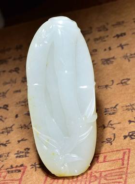 新疆的猫32.4克，淡黄皮细肉籽料“祝福”白玉挂件SBH15