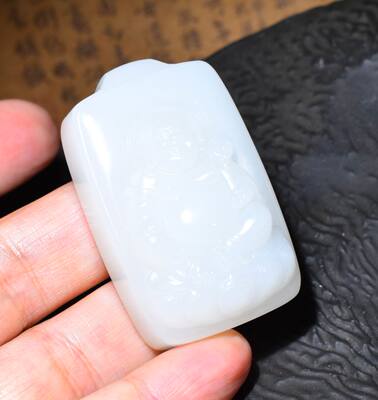 JJ020501新疆的猫53.1克玉质油润脂粉感超好且末羊脂白佛牌挂坠