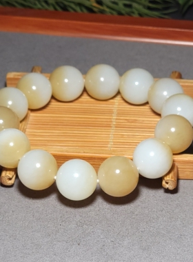 L020203新疆的猫87.7克直径16mm肉质细腻且末糖白玉圆珠手链