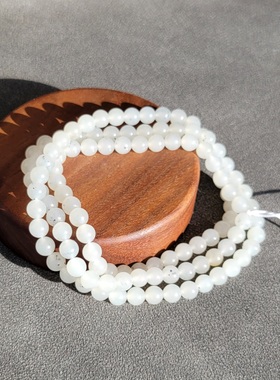 C011001 新疆的猫38.7克油呼呼有冰感的明亮点墨和田玉籽料项链