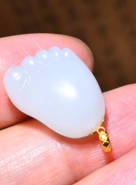 新疆的猫JJ122517  4.6克俄料羊脂白玉知足常乐18K金精巧挂坠