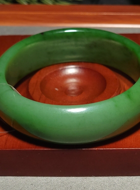 L011006新疆的猫72.9克内径59.5mm肉细鲜嫩白加绿碧玉手镯和田玉