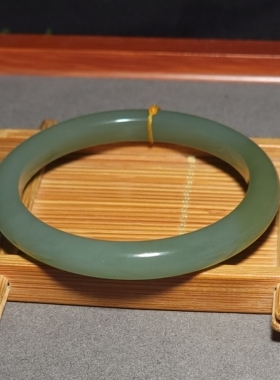L031803 新疆的猫29.6克内径53.5mm油脂感强烈肉细且末青白玉手镯