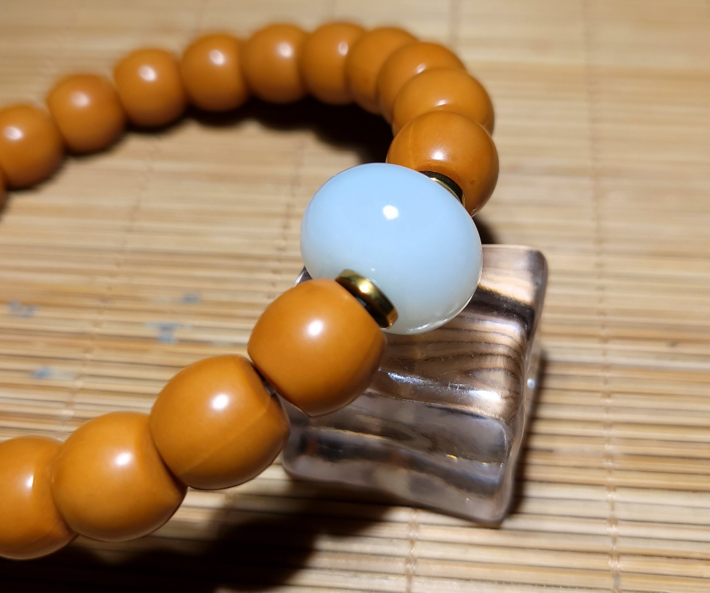 zg121201 20.2克含配珠，超饱满特白糯俄料羊脂白玉转运珠手链