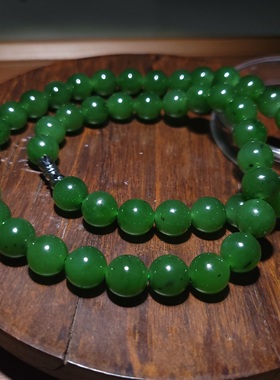 新疆的猫YQ091108 直径10mm66克色调鲜靓珠子圆润菠菜绿碧玉项链