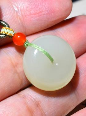 新疆的猫JJ122513 9.1克，冰润油润的青海晴水浅黄色平安扣