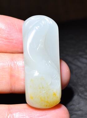 SBH379新疆的猫13.6克顶细顶熟白玉籽料苏工年年有余和田玉
