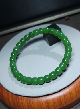 Z033002 新疆的猫17.1克，细润无黑点美美果阳绿色碧玉转运珠手串