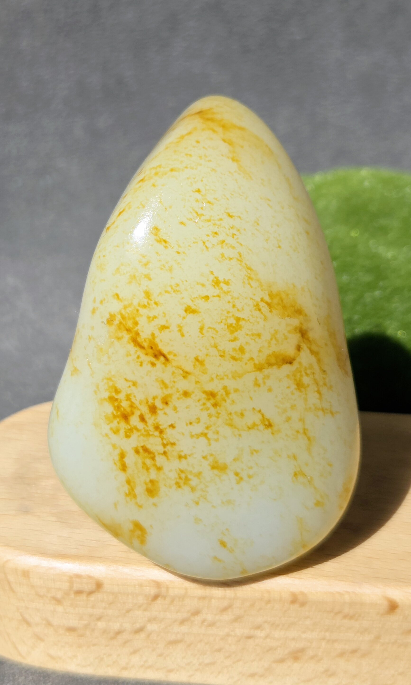 W032301新疆的猫126.33克薄油红皮的高老熟高胶油亮白手把玩籽