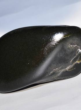 新疆的猫/234.5克，和田黑青玉籽料JXXZ05