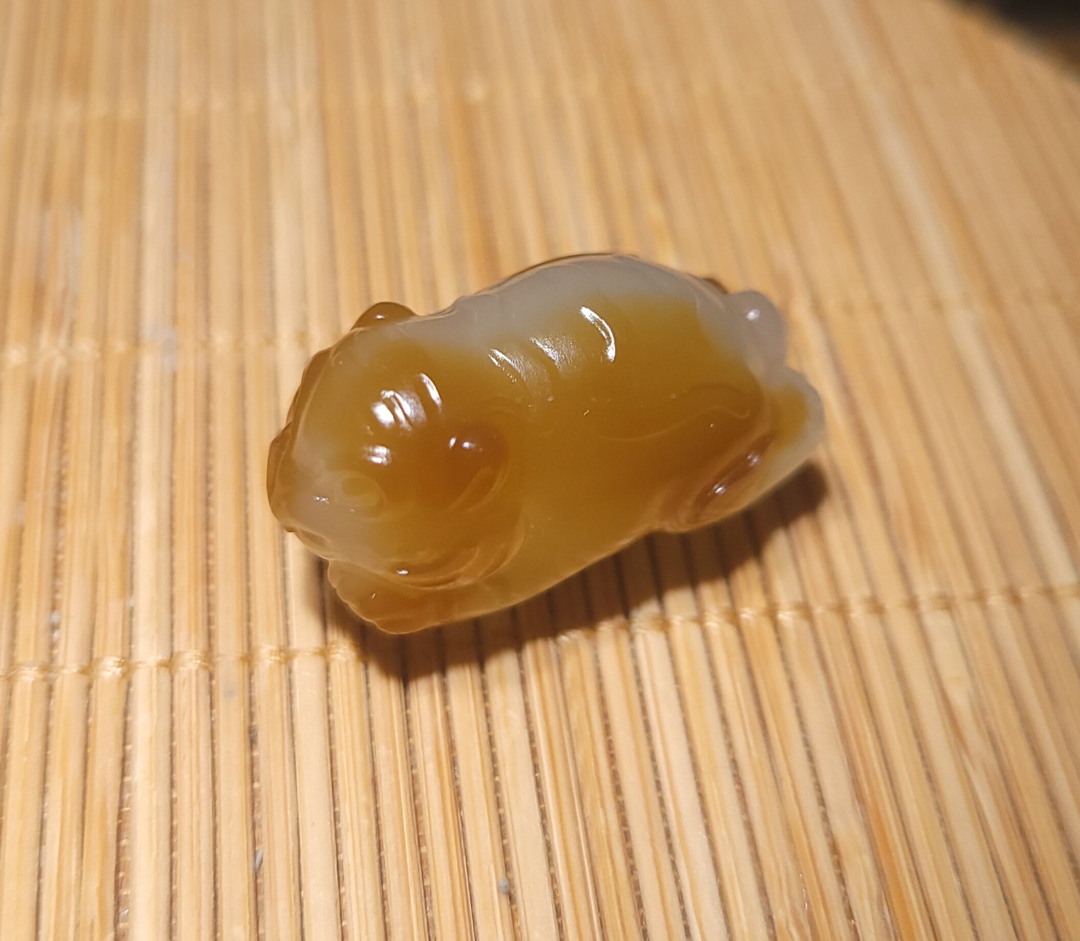 3克,细润洁美且末金山糖白玉老虎小摆件