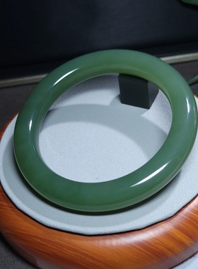 Z120906 78.8克，R63.8冒油细润色质纯净高美且末青玉手镯