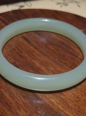 新疆的猫YQ122202 40.7克58mm油亮冰润肉细清爽晴水色和田玉手镯