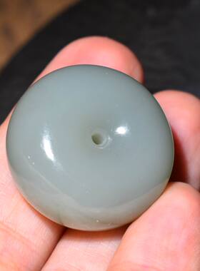 JJ030508新疆的猫17.2克细腻高脂粉且末青白和田玉平安扣