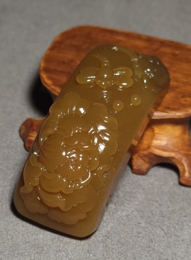 L033102 新疆的猫24.5克油质感强糖色浓艳且末红糖玉富贵花开手牌