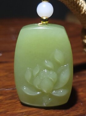 YQ011207新疆的猫20.5克精品造型饱满油黄和田玉且末黄口玉荷花牌
