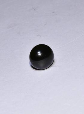 纯黑油亮的黑青籽料圆戒面